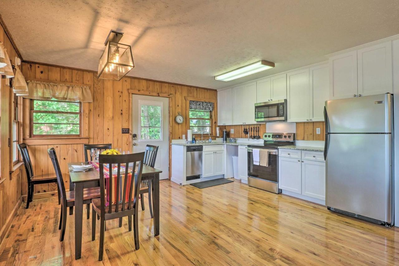 Waterfront Lake Martin Home With Grill And Beach! Eclectic Bagian luar foto