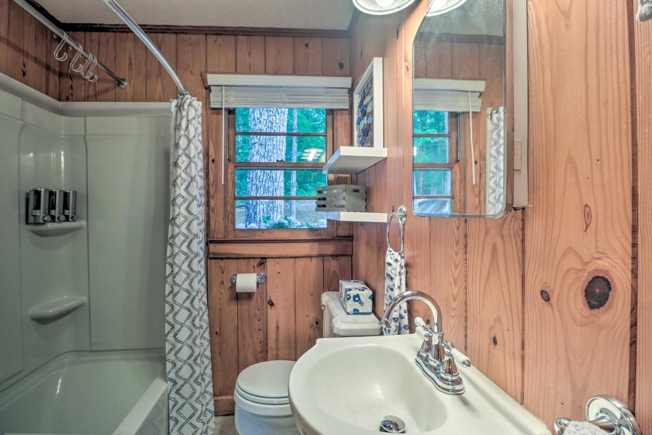 Waterfront Lake Martin Home With Grill And Beach! Eclectic Bagian luar foto
